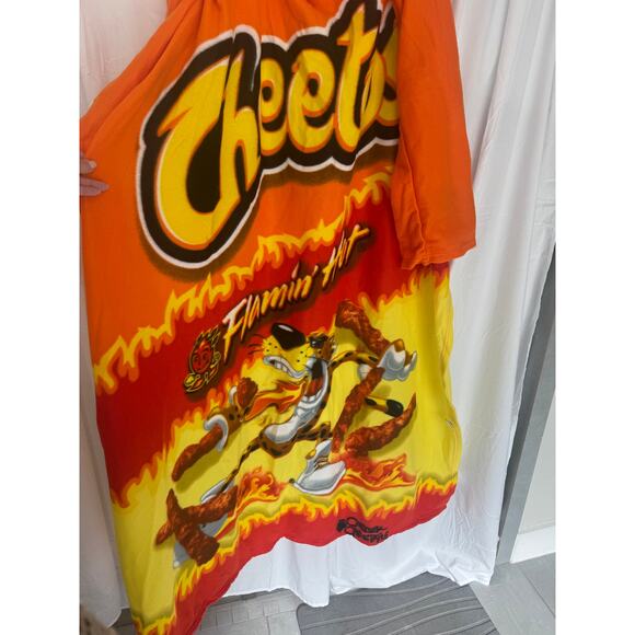 Flamin’ Hot Cheetos Snuggie Blanket w Sleeves. Chester Cheetah Wearable Throw - Picture 2 of 6
